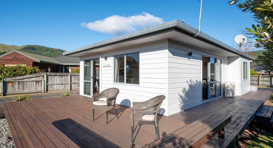  at 4 Antonia Place, Kinloch