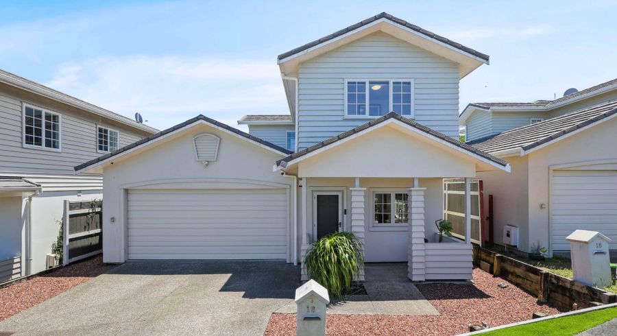  at 16 Mulvaney Crescent, Henderson, Waitakere City, Auckland