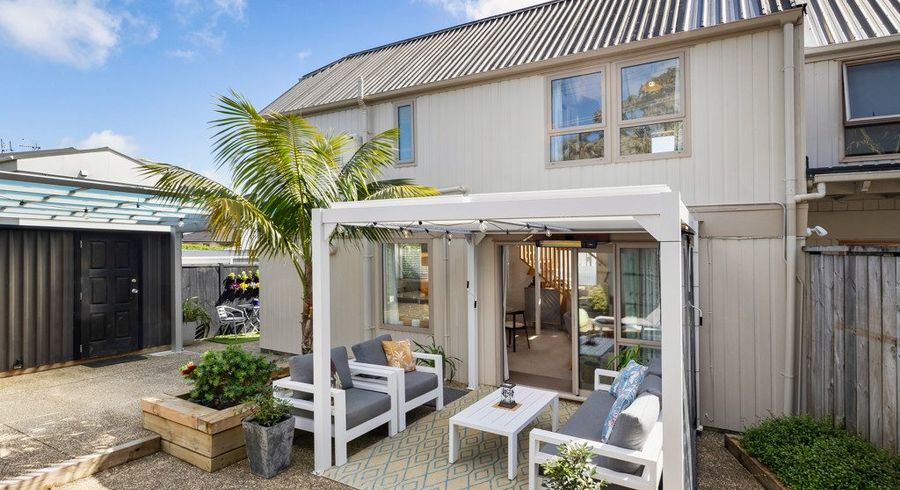  at 2/5 Wesley Avenue, Mount Albert, Auckland City, Auckland