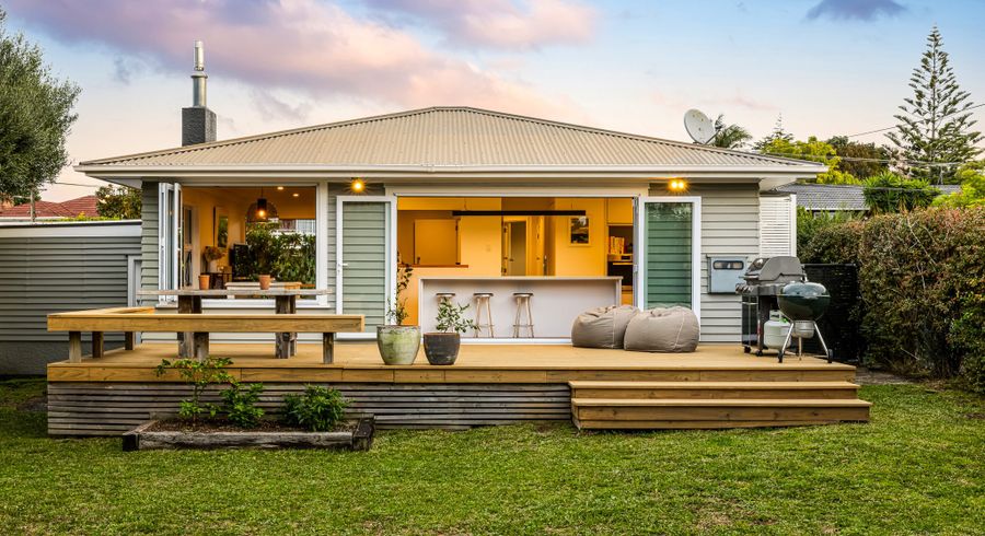  at 4 Divich Avenue, Te Atatu South, Auckland