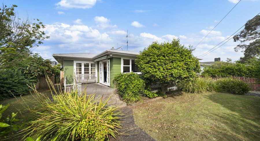  at 2 Claymore Street, Manurewa, Auckland