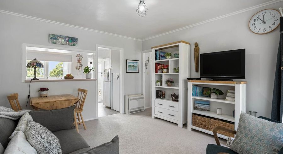  at 2/10 Liston Street, Northcote, North Shore City, Auckland