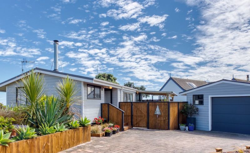  at 15 Waiheke Street, Waikanae Beach, Waikanae
