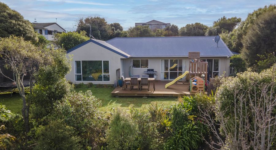  at 7 Padstow Place, Camborne, Porirua