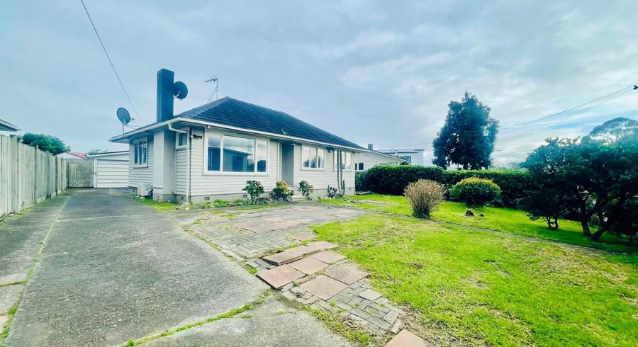  at 11 Awatere Street, Clover Park, Auckland