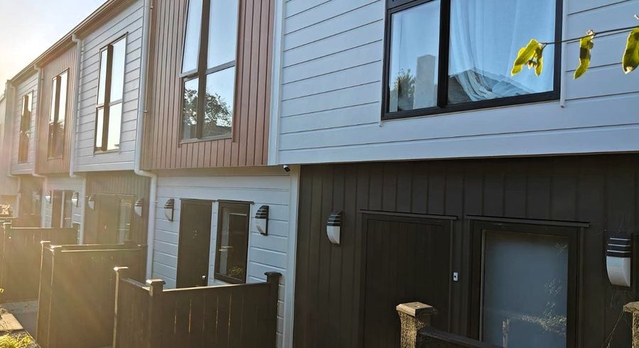  at 5/58 Te Atatu Rd, Te Atatu South, Waitakere City, Auckland