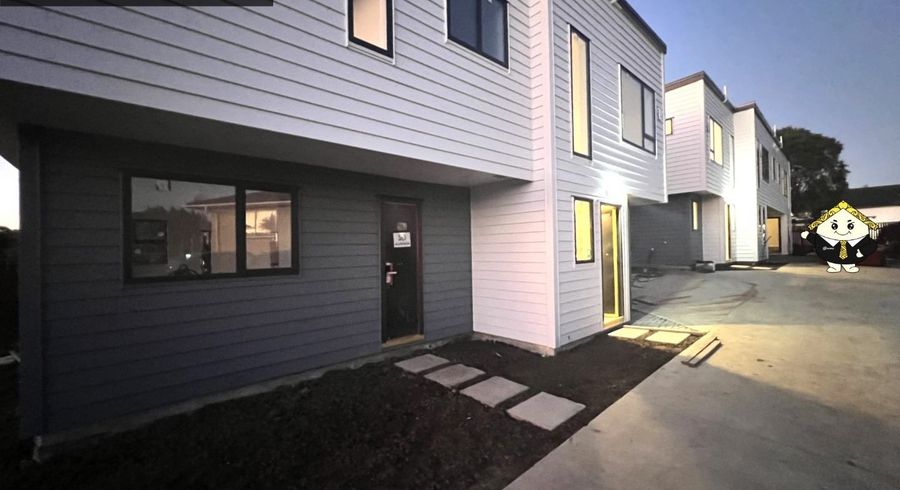  at 3C Penfold Place, Henderson, Waitakere City, Auckland