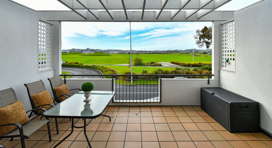  at 4/150 Chapel Road, Flat Bush, Auckland