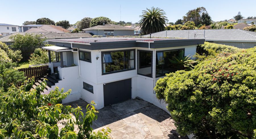  at 40 Kapiti Crescent, Titahi Bay, Porirua