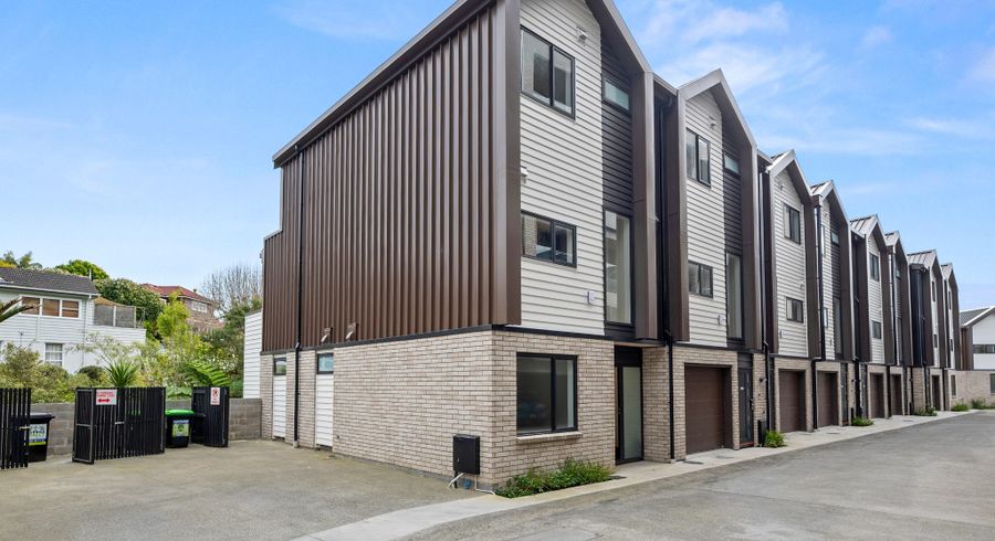  at 10 Meadowbank Road, Meadowbank, Auckland City, Auckland