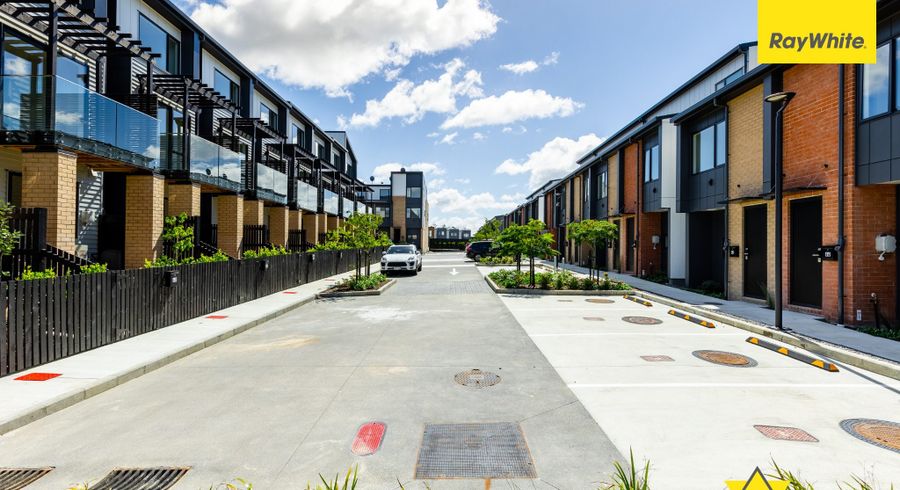  at 43 Parkwood Avenue, Westgate, Waitakere City, Auckland
