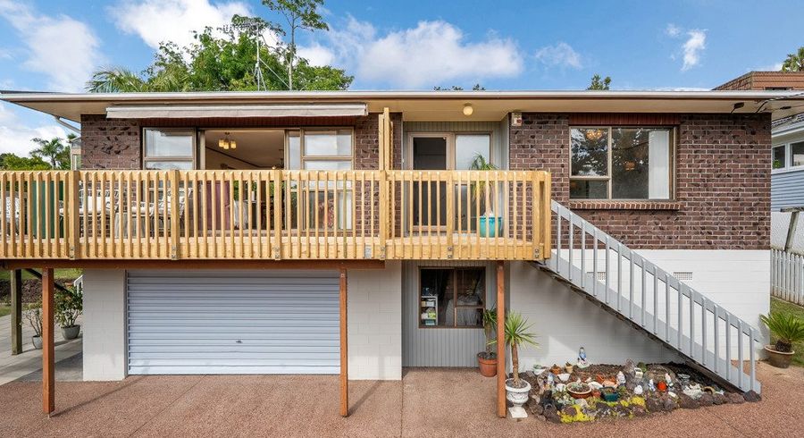  at 2/13 Coronation Road, Hillcrest, North Shore City, Auckland