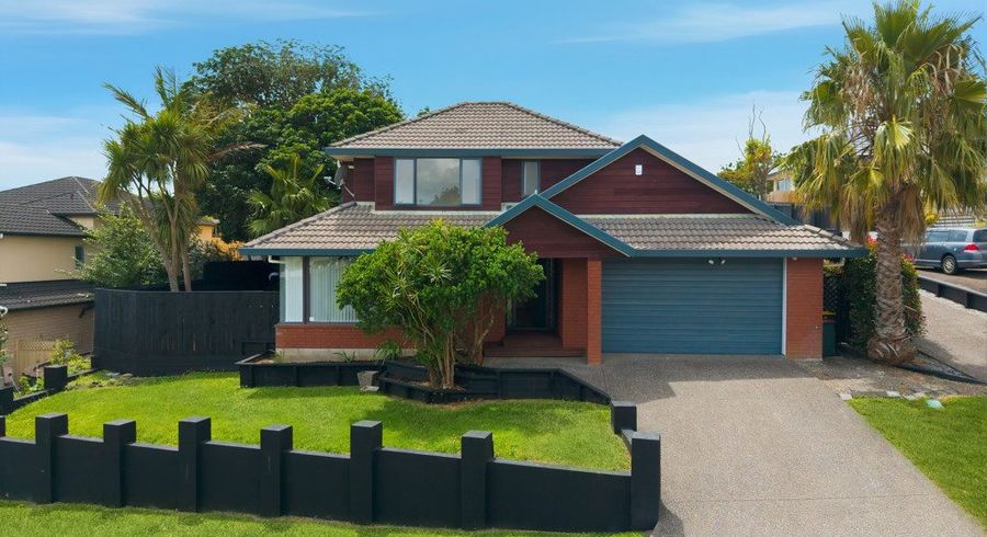  at 1/40 Jane Eyre Drive, Somerville, Manukau City, Auckland