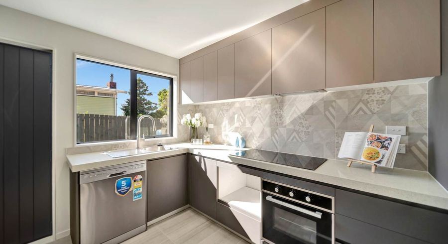  at 11/106 Triangle Road, Massey, Waitakere City, Auckland