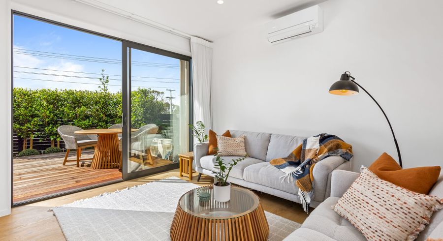  at 31/82 East Coast Road, Milford, North Shore City, Auckland
