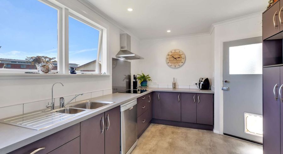  at 6 Mahoe Place, Gonville, Whanganui