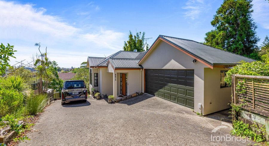  at 2/667 East Coast Road, Browns Bay, Auckland