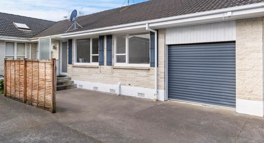  at 2/11 Browns Avenue, Pakuranga, Manukau City, Auckland