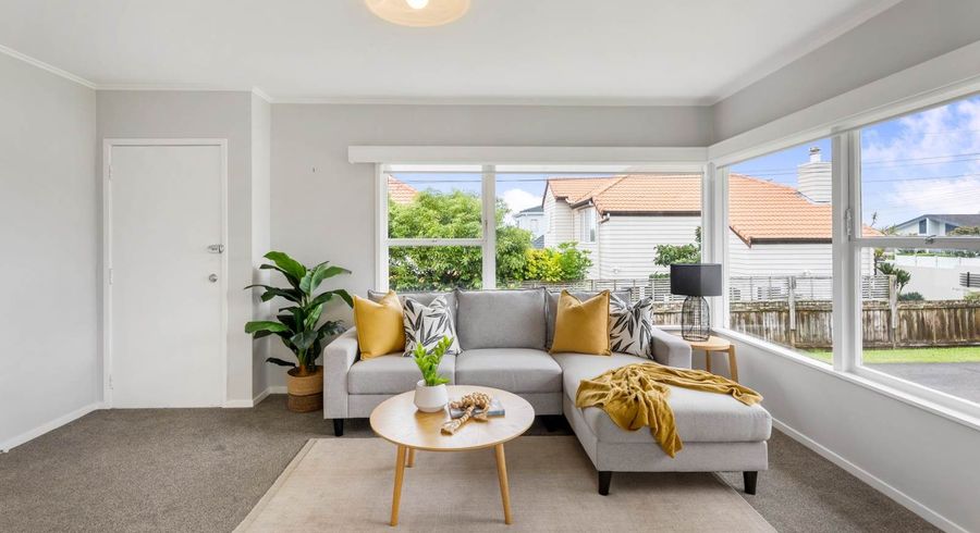  at 1/11 Dallinghoe Crescent, Milford, North Shore City, Auckland