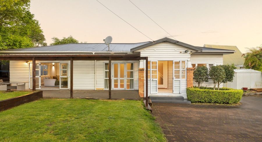  at 117 Forest Lake Road, Forest Lake, Hamilton, Waikato