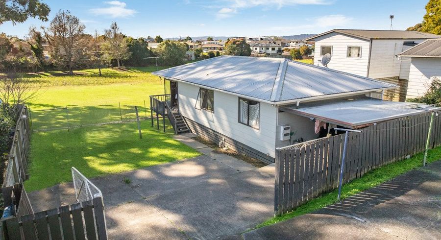  at 2/27 Christmas Road, Manurewa, Manukau City, Auckland
