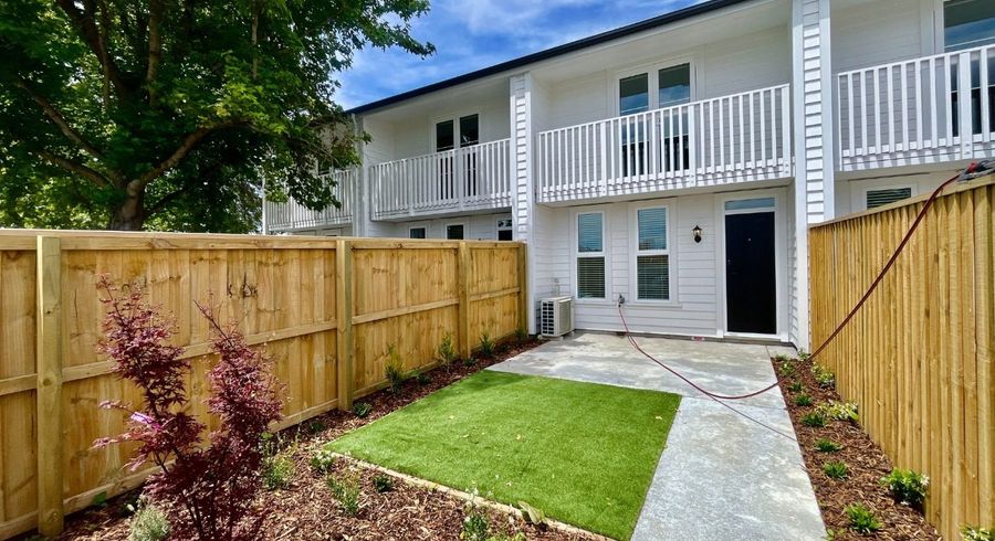 at 2/40 New Brighton Road, Shirley, Christchurch City, Canterbury