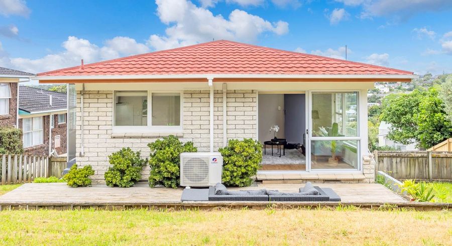  at 2/5 Finn Place, Totara Vale, North Shore City, Auckland