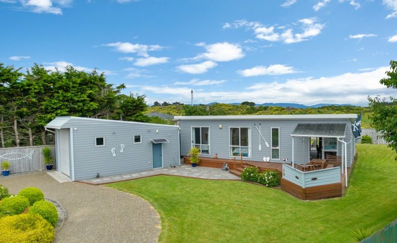  at 11 Ramona Avenue, Waitarere Beach, Levin