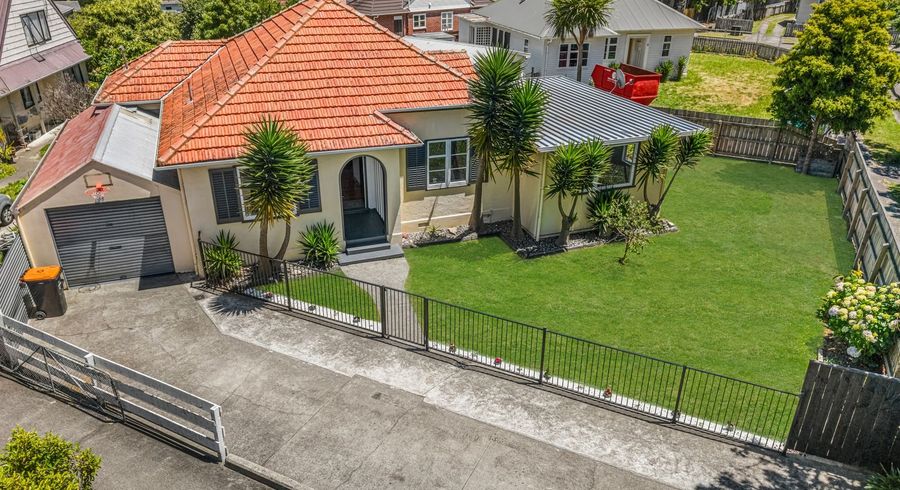  at 7a Nathan Place, West End, Palmerston North, Manawatu / Whanganui