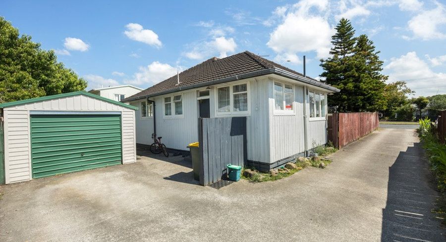  at 102 Bader Street, Bader, Hamilton