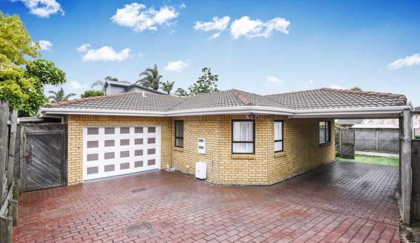  at 2/18 Wairakei Street, Greenlane, Auckland