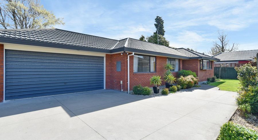  at 2/3 Netherby Lane, Shirley, Christchurch
