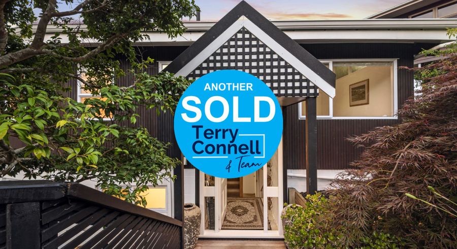  at 7 Hume Drive, Hillcrest, Auckland