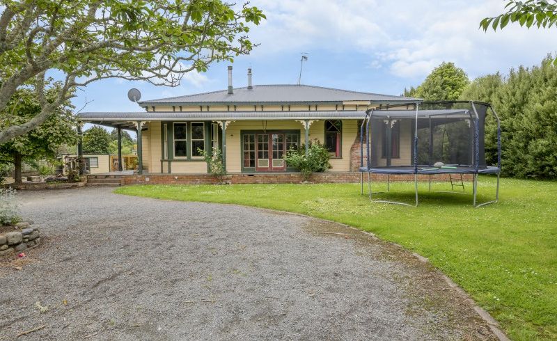  at 8 Muhunoa West Road, Levin
