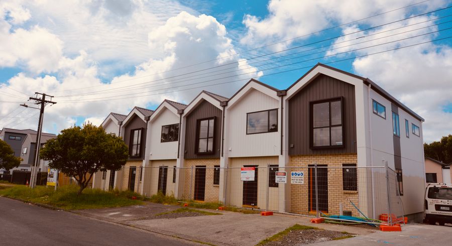  at 18/12 Arney Road, Ranui, Auckland