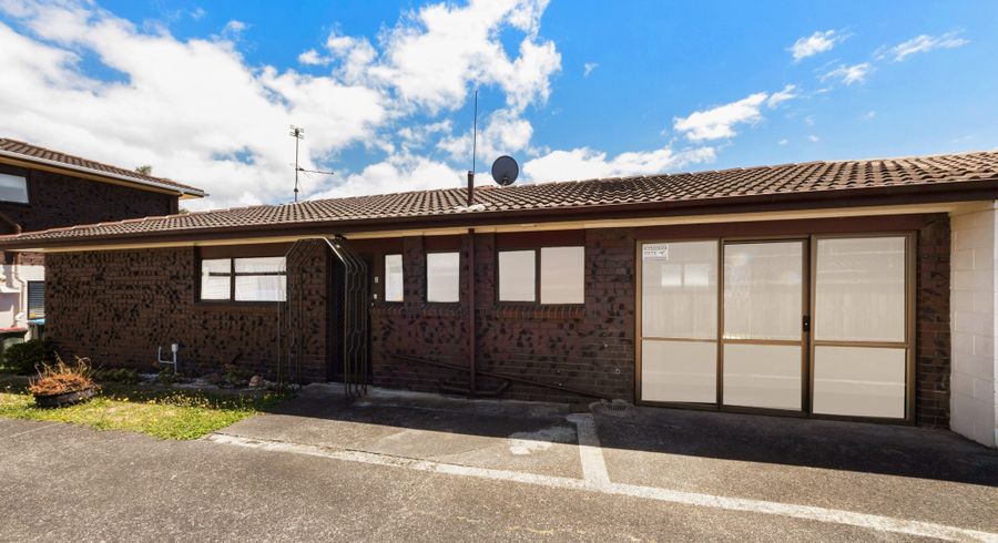  at 2/495 Blockhouse Bay Road, Blockhouse Bay, Auckland