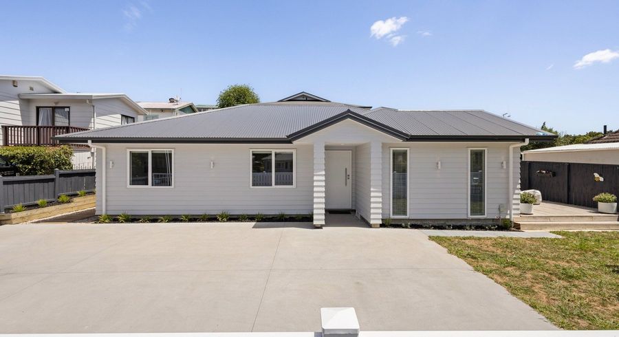  at 11 Walsh Street, Forest Lake, Hamilton