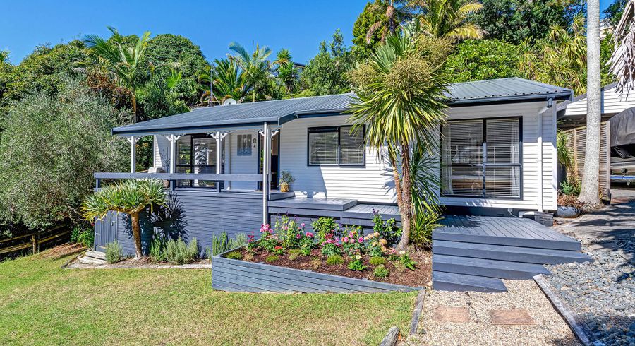  at 2/8 Heatherleigh Rise, Northcross, North Shore City, Auckland