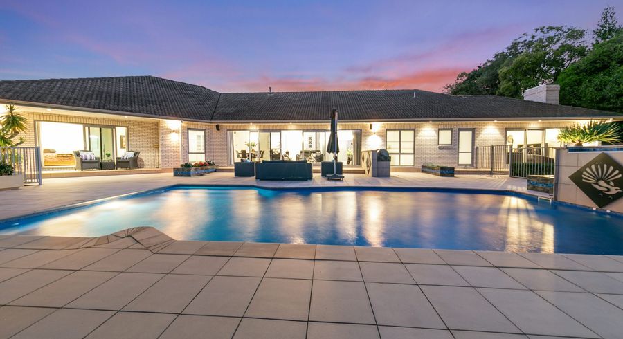  at 7 Burgundy Park Avenue, Henderson, Waitakere City, Auckland