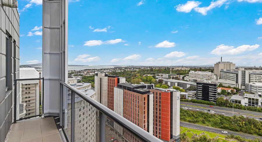  at 18J/6 St Martins Lane, Grafton, Auckland