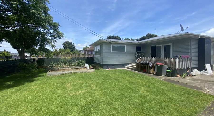  at 2/21 Wedgwood Avenue, Māngere East, Auckland