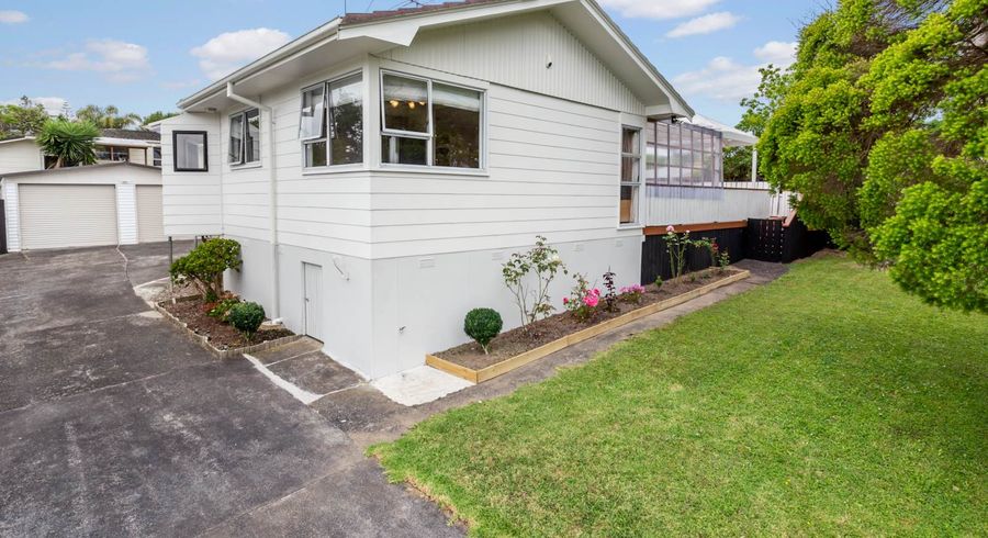  at 3 Aquarius Avenue, Glen Eden, Auckland