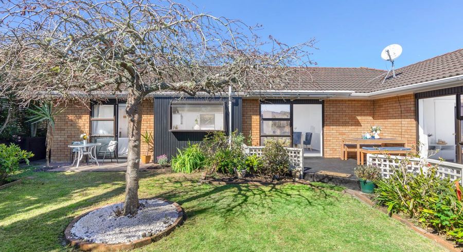  at 1/10 Bass Street, West Harbour, Auckland