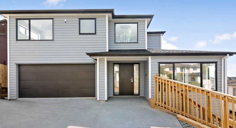  at 12 Taurikura Way, Fairview Heights, Auckland