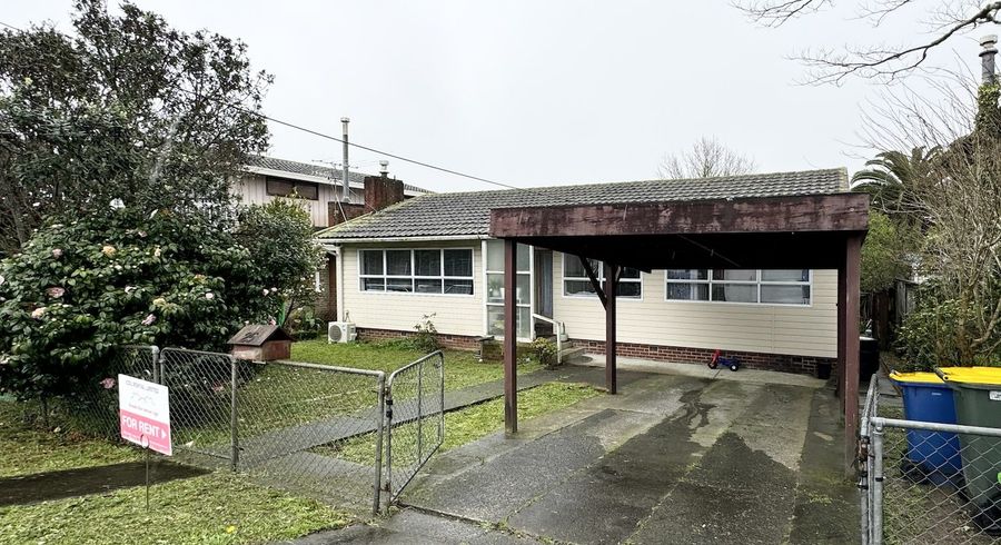  at 25 Kaipatiki Road, Glenfield, North Shore City, Auckland