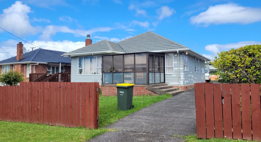  at 15 Tiki Street, New Lynn, Waitakere City, Auckland