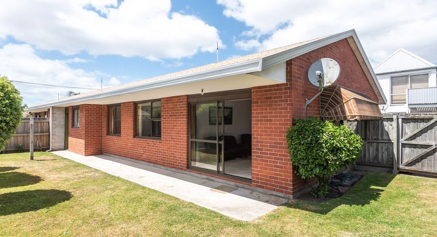  at 2/61 Caledonian Road, St. Albans, Christchurch City, Canterbury