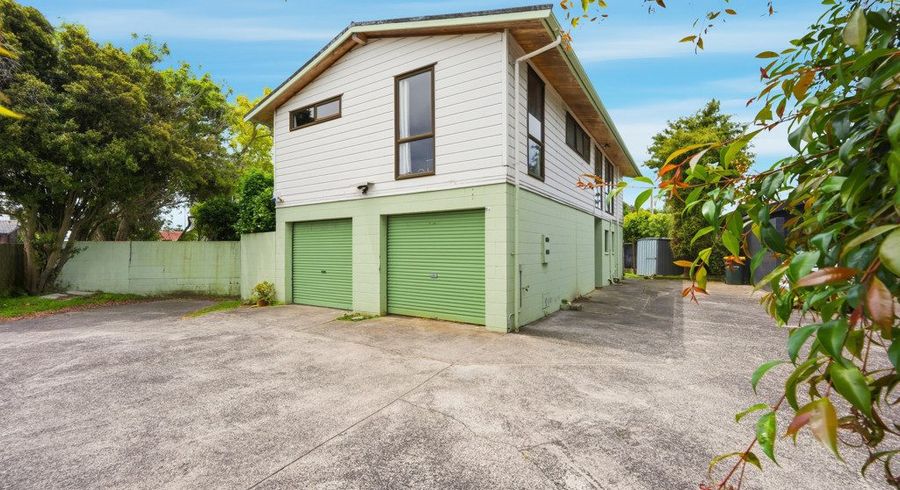  at 1/8 Chichester Drive, Rosehill, Papakura, Auckland