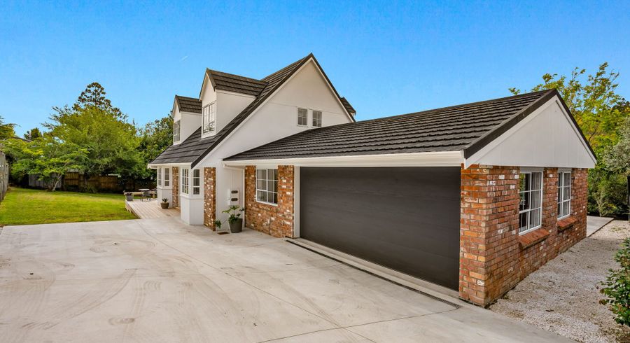  at 8 Odin Place, Beach Haven, Auckland