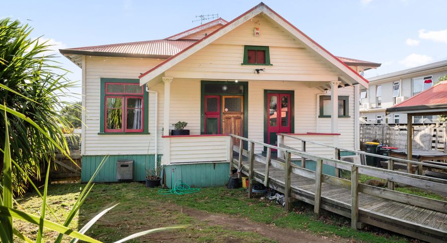  at 15 Wellington Street, Hamilton East, Hamilton, Waikato